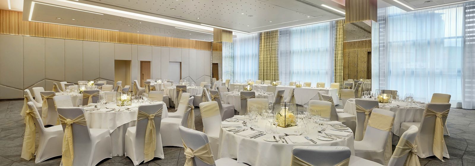 Weddings in Edinburgh, Sheraton Grand Hotel & Spa Edinburgh 